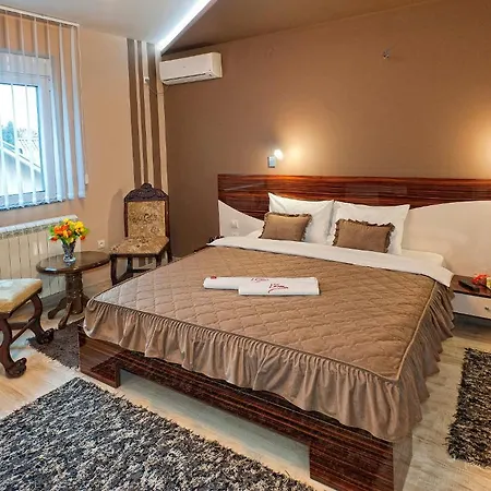 Hotell Garni 4*