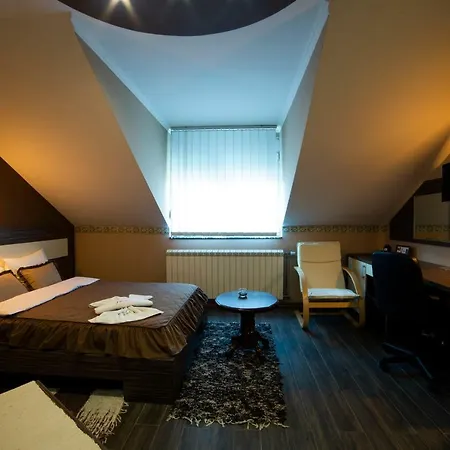 Garni 4* كراغوييفاك